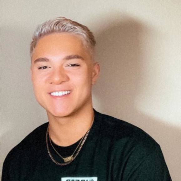 Meet your Posher, Julian - Picture 1 of 1